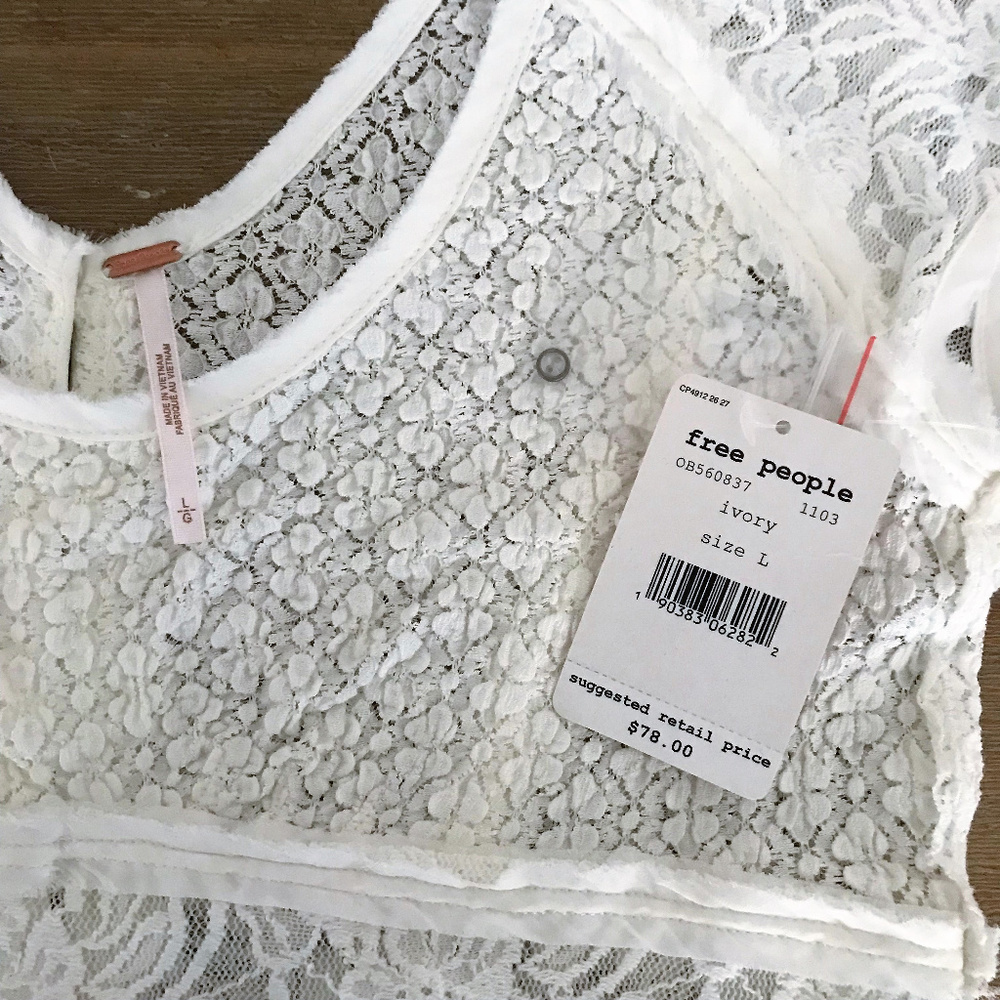 Free People Top Blouse Lace Boho Tee Sz Large NWT - Picture 4 of 5